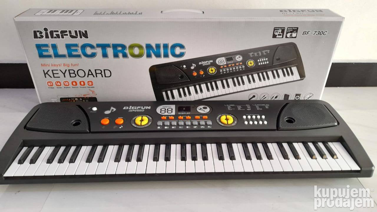 Sintisajzer sa mikrofonom